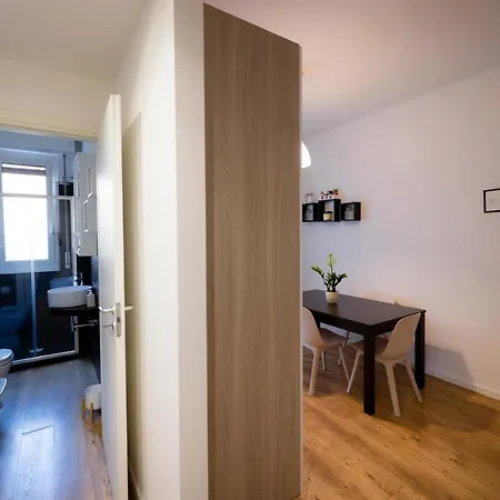 Ampio Bilocale In Zona Navigli/romolo Milano
