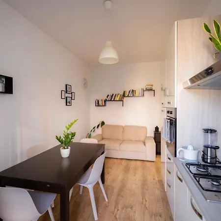 Apartment Ampio Bilocale In Zona Navigli/romolo Milan