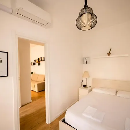 Apartment Ampio Bilocale In Zona Navigli/romolo Milan