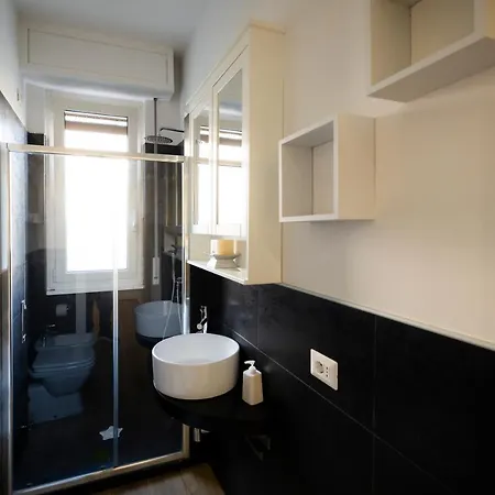 Ampio Bilocale In Zona Navigli/romolo * Milan